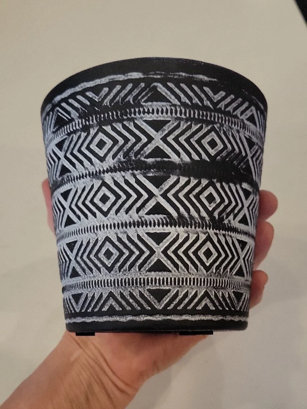 Target Distressed Black and White Ceramic  Geometric Pattern Vase